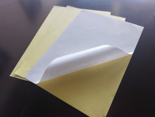 Rollo de papel adhesivo autoadhesivo brillante a prueba de humedad para compras comerciales