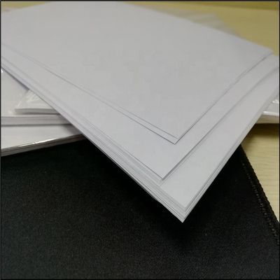 45% de brillo de superficie A4 Jumbo papel rollo personalizable con pedido personalizado aceptable