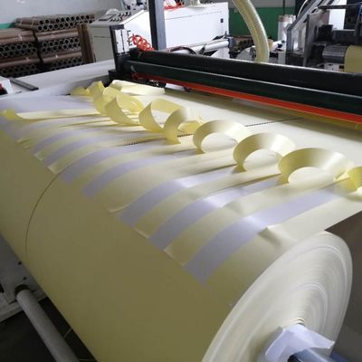 Tamaño personalizado Rol de papel adhesivo autoadhesivo brillante con tecnología antiarrugas