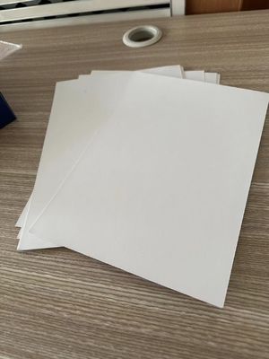 Carpeta de 250-350 gramos de C2S/alta cantidad revestida para impresión y embalaje