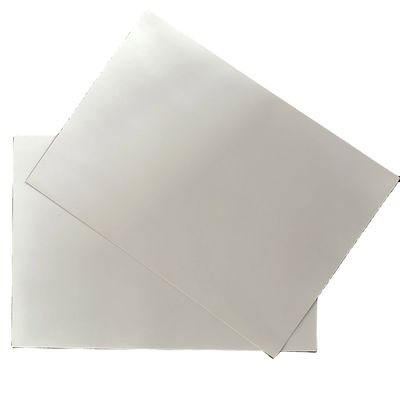 Material de recubrimiento de kaolinita C2S Tarjeta de arte para publicidad de supermercados Eficaz