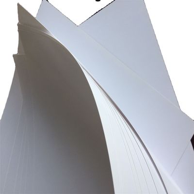 Material de recubrimiento de kaolinita C2S Tarjeta de arte para publicidad de supermercados Eficaz