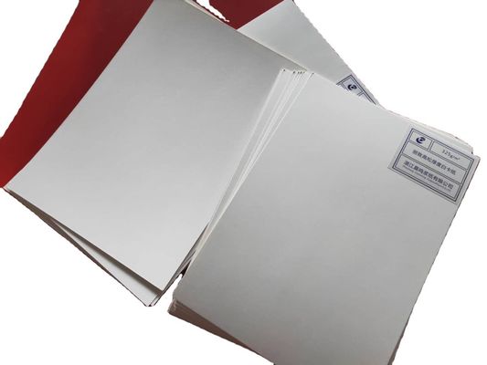 Tabla de tarjetas de arte Ningbo C2S revestida de doble lado para impresión o cajas en hojas o rollos