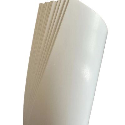 Papel de marfil antiarrugas 210/230/250/270/300gsm FBB/GC1/C1S con celulosa química y estándar