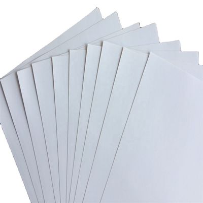 Papel offset sin madera de color de 55 a 150 gramos