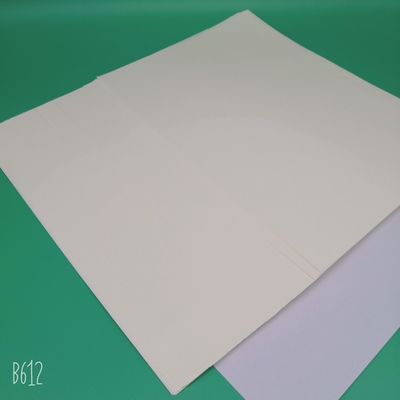 Papel de impresión offset sin madera de crema en paquete a granel 68/78/98gsm para pedido personalizado