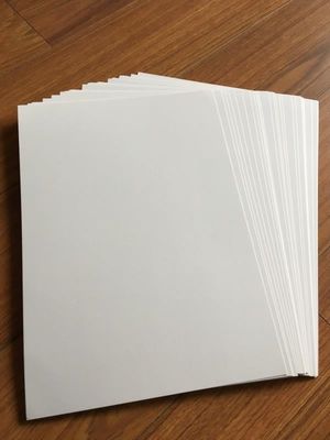 El logotipo personalizado se acepta en papel de fianza/papel de impresión offset con acabado de estampado en caliente