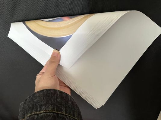 Estampado en caliente Superficie de acabado de papel recubierto Brillante 90gsm-300gsm para papel de arte de alto brillo