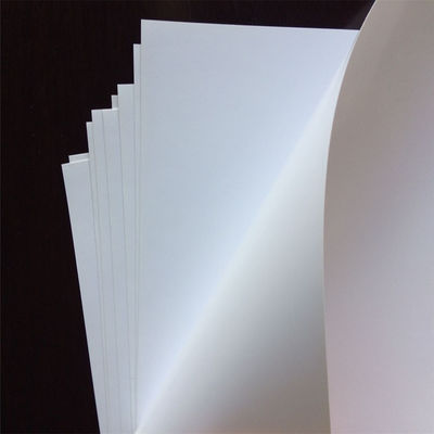 C2S 90gm 300gm Papel de arte recubierto de doble cara Jumbo rollo brillante y relieve para impresión