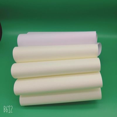 Papel de fijación sin madera de color crema de 68 a 118 gramos para impresión offset del molino Baiyun