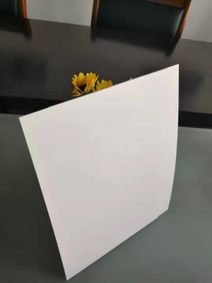 Revestimiento de una sola cara 250g300g Pulpa Químico-Mecánica Cartón plegable para tarjeta postal