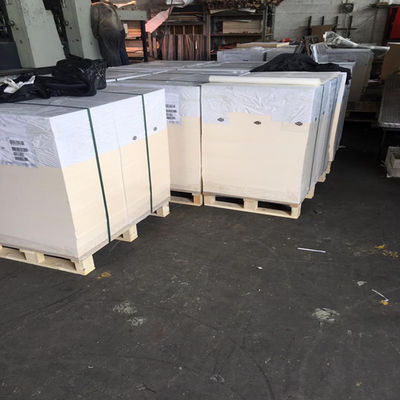 Papel offset sin madera para portátil 98%-110% Brillo Químico industrial