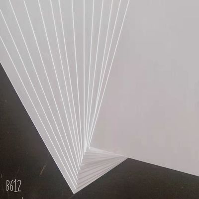 Papel de fijación de 100 gm-200 gm Papel de arte HuaTai en paquete de rebanada/rollo para revestimiento