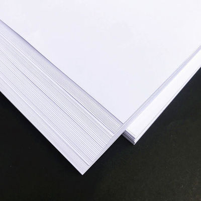 Papel offset sin revestimiento de dos lados sin madera con celulosa de madera virgen en el mejor de los casos