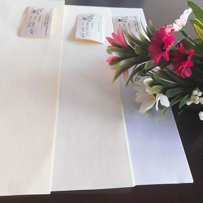 Papel offset sin revestimiento de dos lados sin madera con celulosa de madera virgen en el mejor de los casos