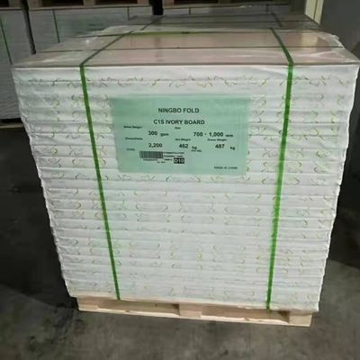 Tablero de marfil virgen de pulpa de estilo de APP Mill para envases fuertes y duraderos