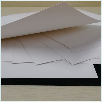 Productos digitales embalaje C1s cartón de papel por encima de 190G Compatible con impresión offset
